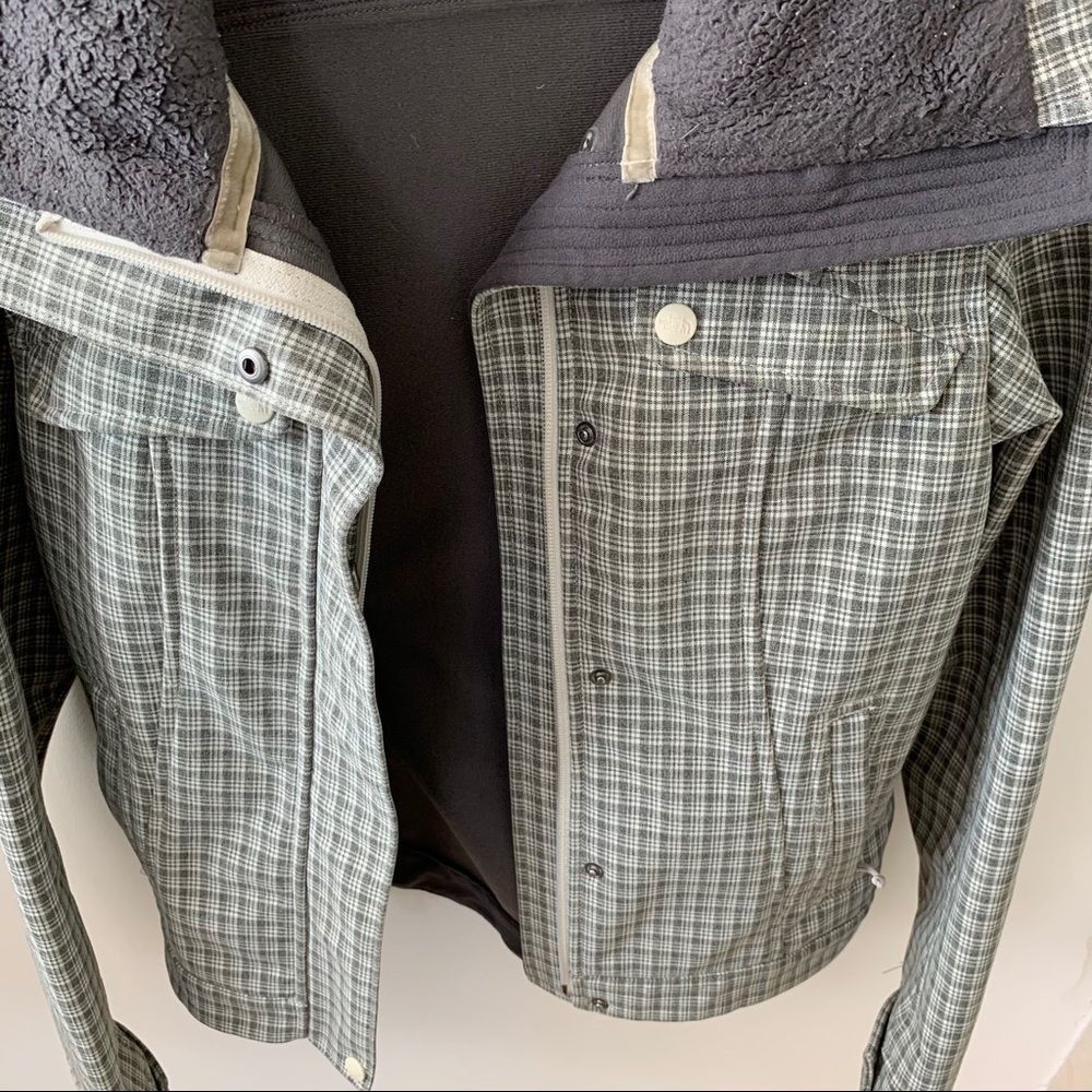 Women’s The Northface Jacket Sz S/P gray plaid - Picture 3 of 6